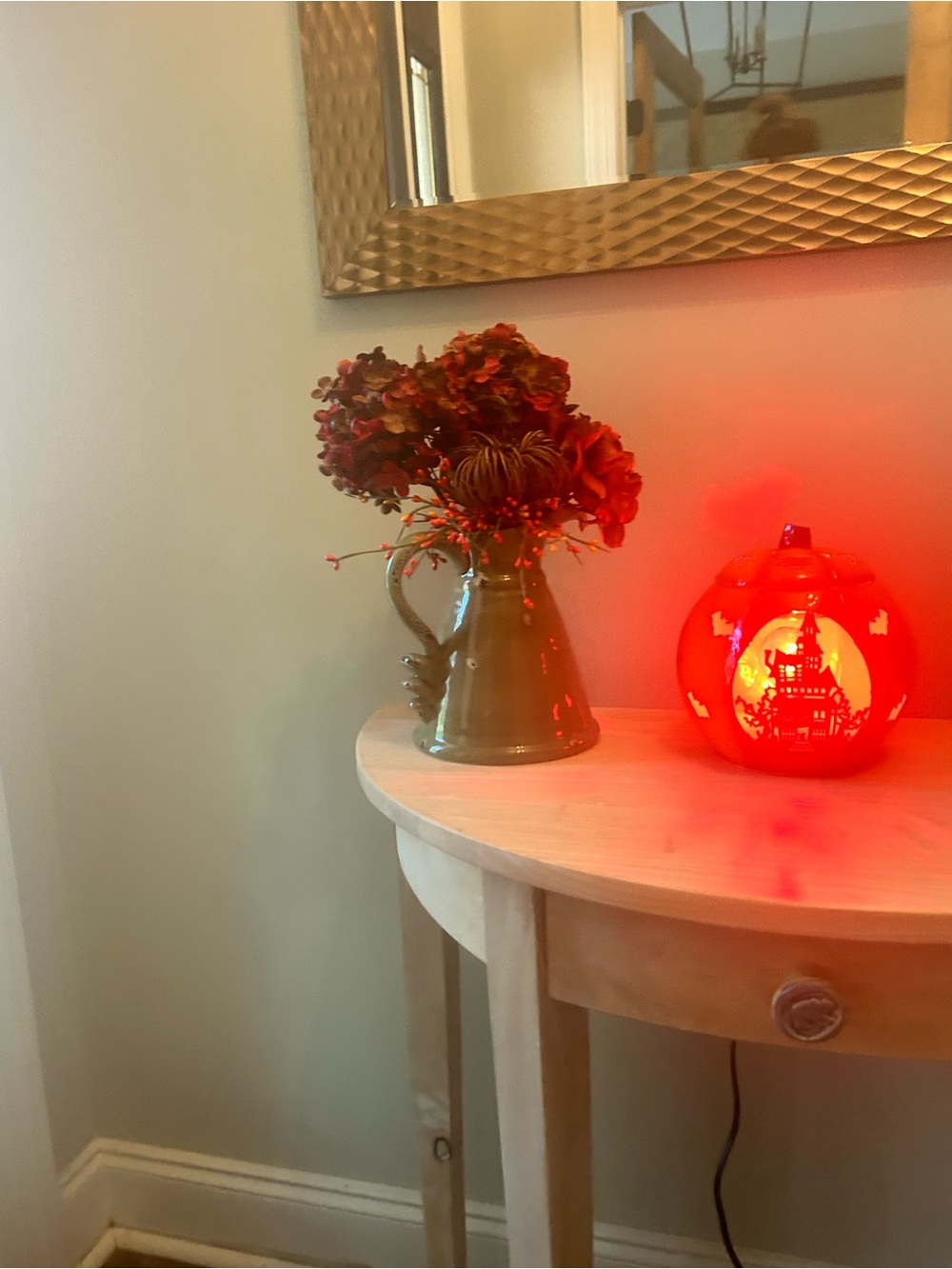 Scentsy Paranormal Pumpkin. Like new.
